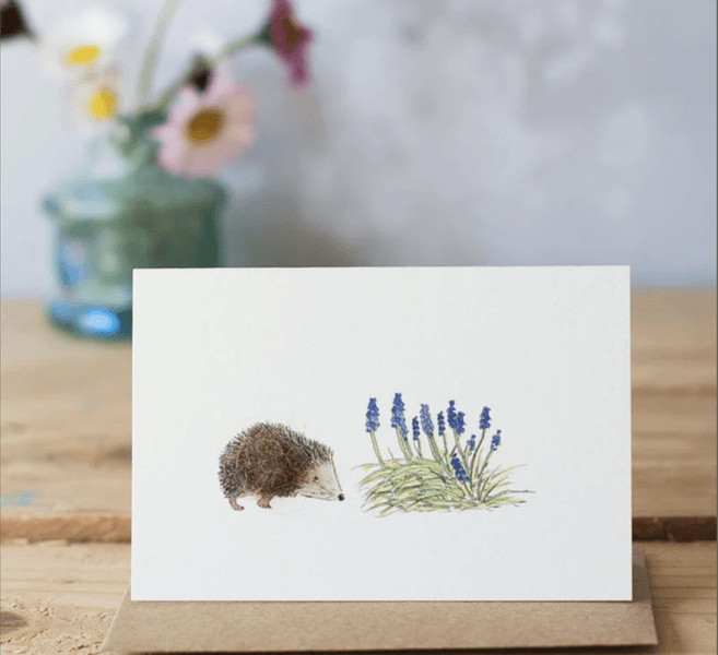 Lite kort `Hedgehog and flowers' 9*6 cm