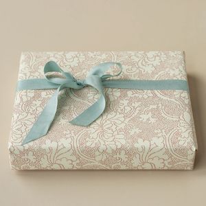 Hovedbilde Gavepapir Mae 10m. - r&oslash;dt